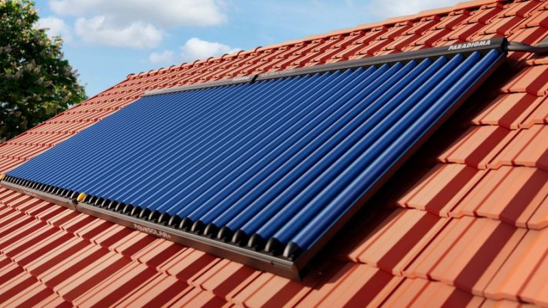 Vakuumröhrenkollektor SOLAR PLASMA+ mit neu entwickeltem Trommelregister ohne Sammelrohr aus Edelstahl für Langlebigkeit und Korrosionsbeständigkeit