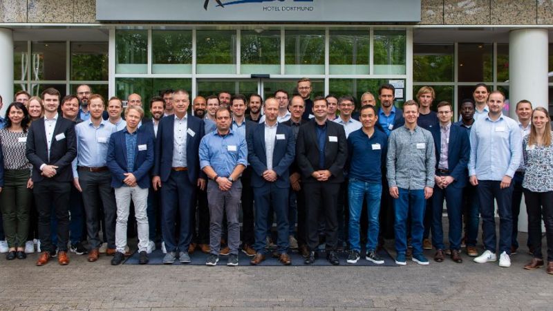 Gruppenfoto der Projektpartner beim Auftakttreffen