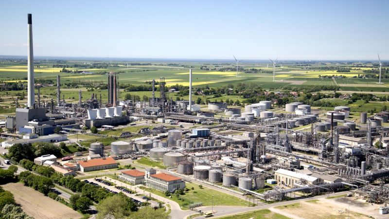 Luftaufnahme der Raffinerie Heide in Hemmingstedt in Schleswig-Holstein