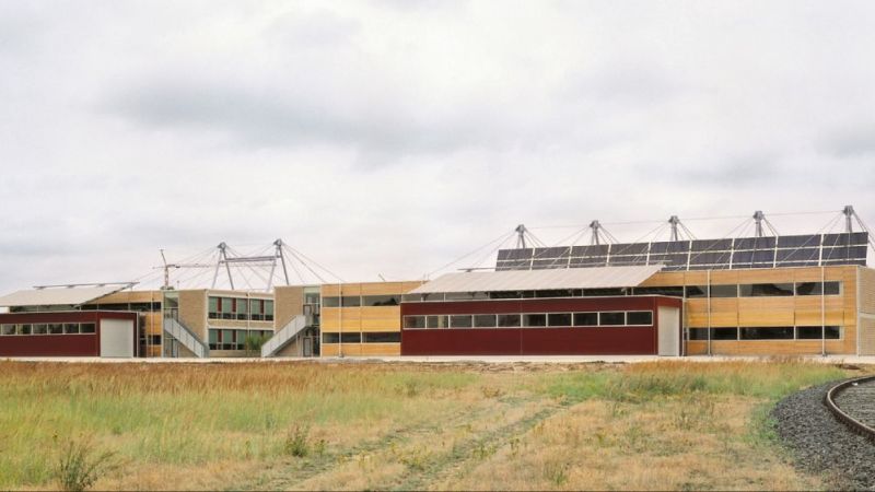 Die Fabrikhallen der Solvis GmbH aus der Ferne