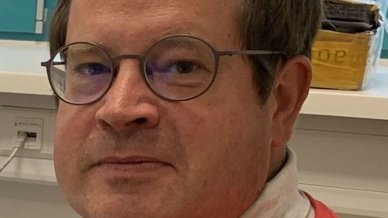 Portrait photo of Dr Thomas Pernau
