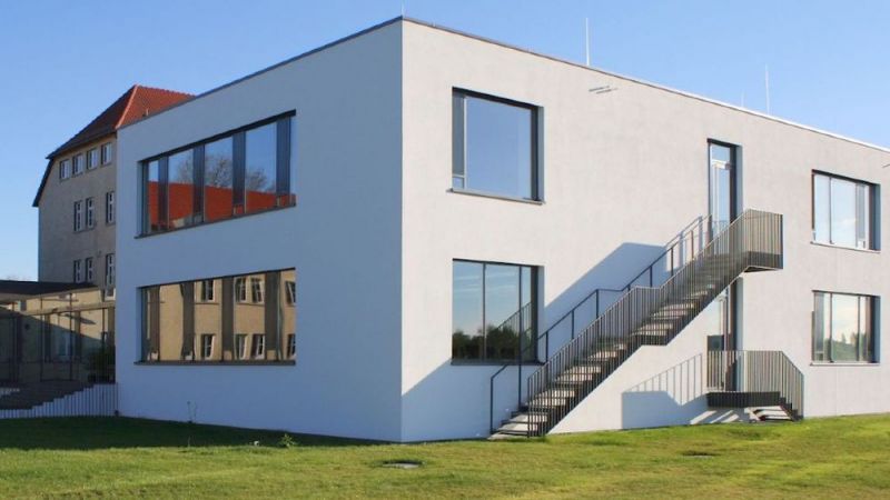 Der Hörsaaltrakt in Nordost-Ansicht 