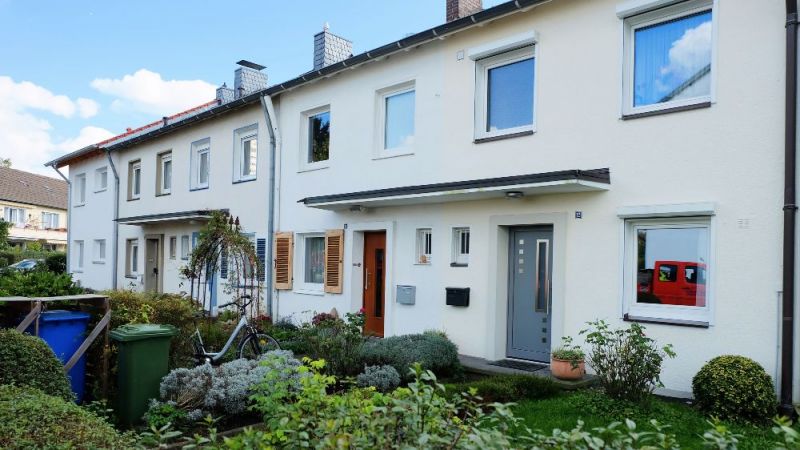 Im Drei-Prozent-Projekt entwickeln Forscher energieeffiziente Sanierungsfahrpläne für Stadtquartiere. Zu sehen sind Reihenhäuser.
