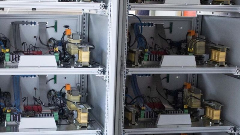 Teststand zum koordinierten Takten am Institut für Elektrische Energietechnik der Universität Rostock.