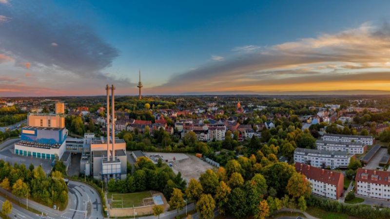 Panorama von Kiel, im Vordergrund eine Müllverbrennungsanlage