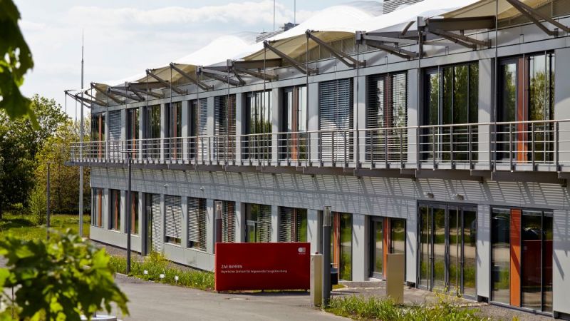 Beispiel für ein Gebäude mit PCM-Wandelementen und PCM-Kühldecken.