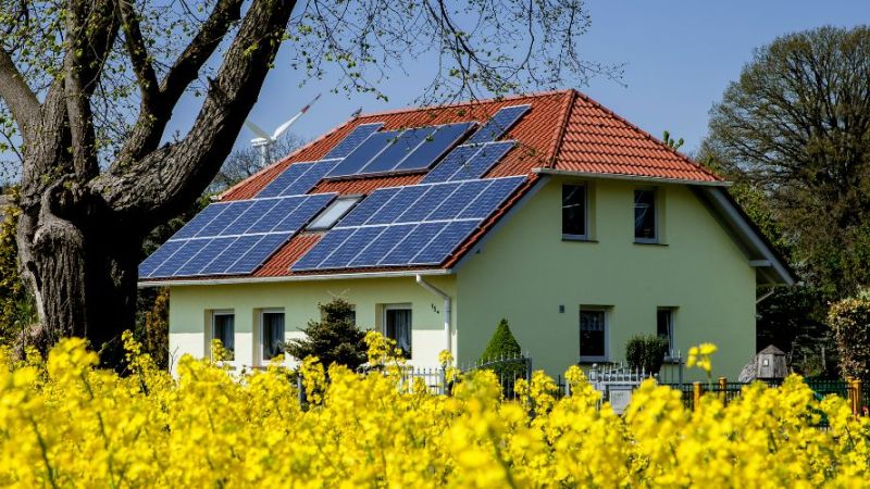 Einfamilienhaus mit Photovoltaikanlage.