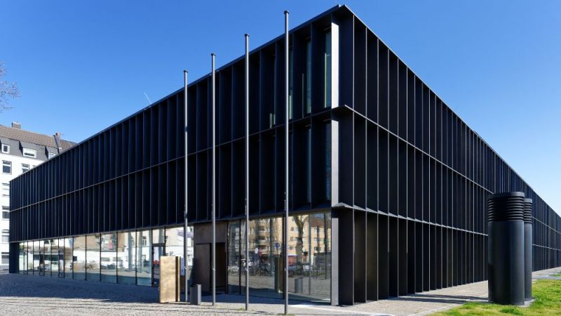 Eine langfristige und sichere Bewahrung von Kulturgütern braucht energieeffiziente, kostengünstige und einfache Lagerung. Hier das neue Kölner Stadtarchiv. 