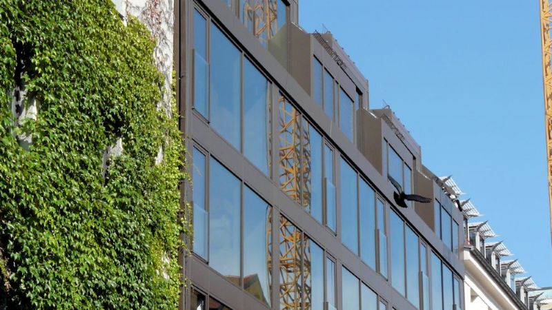 Das Derag Livinghotel „Campo dei Fiori“ liegt direkt am Münchner Viktualienmarkt. Aufgrund seines besonderen Nachhaltigkeitskonzepts hat es das EU-GreenBuilding-Zertifikat erhalten. 