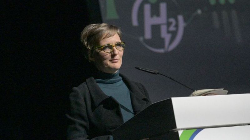 Dr. Franziska Brantner, Parlamentarische Staatssekretärin im Bundesministerium für Wirtschaft und Klimaschutz (BMWK), hielt auf dem Kongress eine Begrüßungsrede.