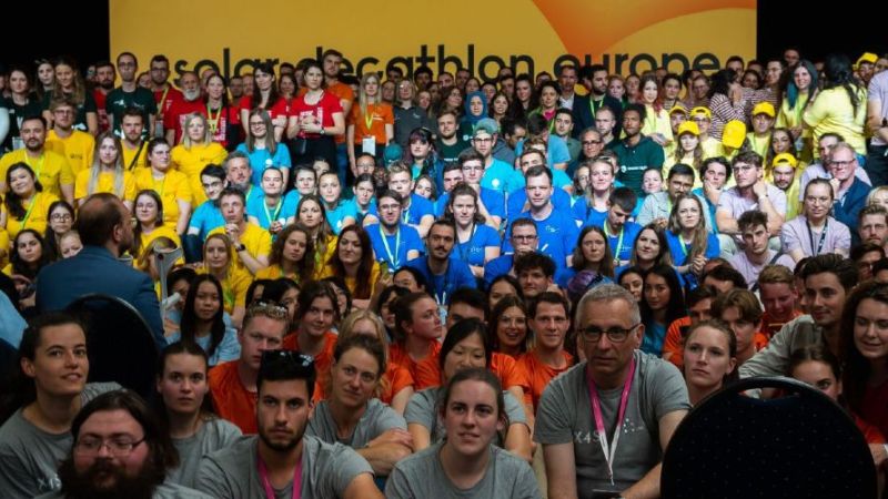 Mehrere hundert Studierende setzen ihre Ideen für eine klimafreundliche Zukunft beim Solar Decathlon Europe um.