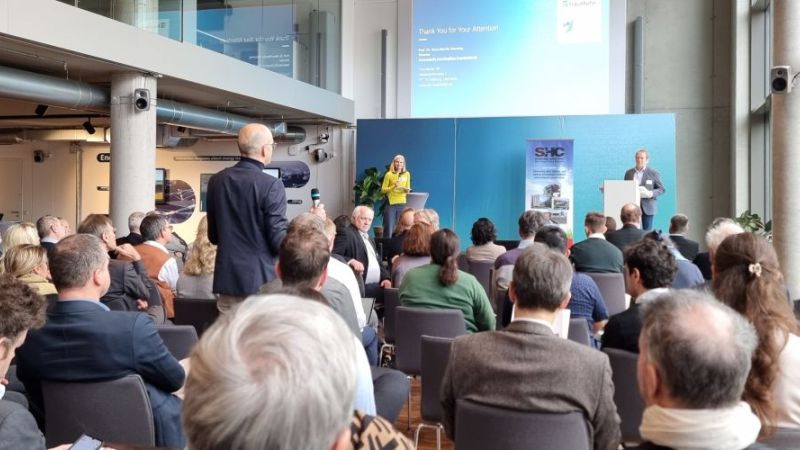 Rund 100 Solarexpertinnen und -experten nahmen am National Day „Solartechnik für die Zukunft“ in Berlin teil.