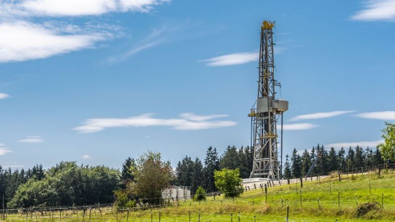 Bohrturm einer Geothermieanlage in Bayern (Symbolfoto)