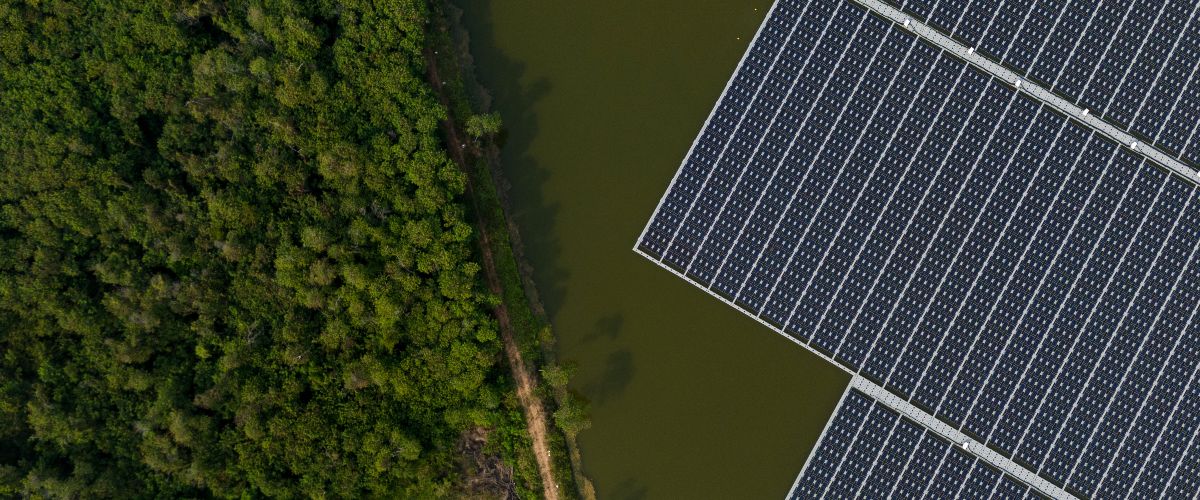 Doppelter Verwendungszweck: Anwendungsbereiche wie etwa Agri-Photovoltaik, schwimmende PV-Anlagen und in Infrastruktur integrierte Photovoltaik werden immer bedeutsamer.