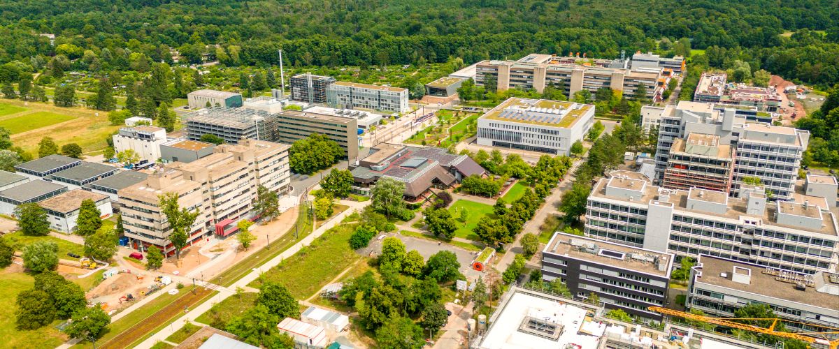 Ein Beispiel für ein energieflexibles Quartier: Auf dem Campus Lichtwiese der TU Darmstadt werden die verschiedenen Energieversorgungssparten intelligent miteinander vernetzt (Aufnahme vom 15.8.2024).