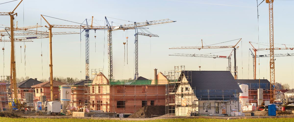 Absorptionsw&auml;rmepumpen eignen sich etwa f&uuml;r den Einsatz in Subnetzen wie einem Neubaugebiet, das an ein bestehendes hochtemperiertes Fernw&auml;rmenetz mit niedrigeren Temperaturen angeschlossen wird.