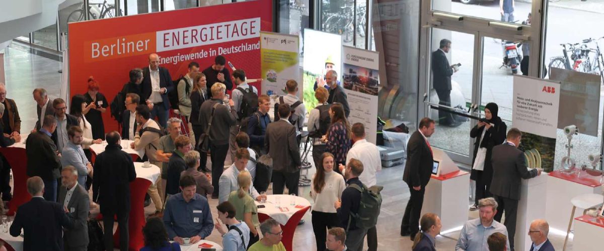 Foto von Teilnehmenden während einer Veranstaltung bei den Berliner Energietagen.
