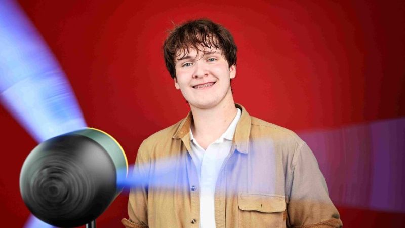Ben Waldmann aus Thüringen erhielt 2026 den Jugend-forscht-Preis für eine Arbeit zum Thema „Energie“.