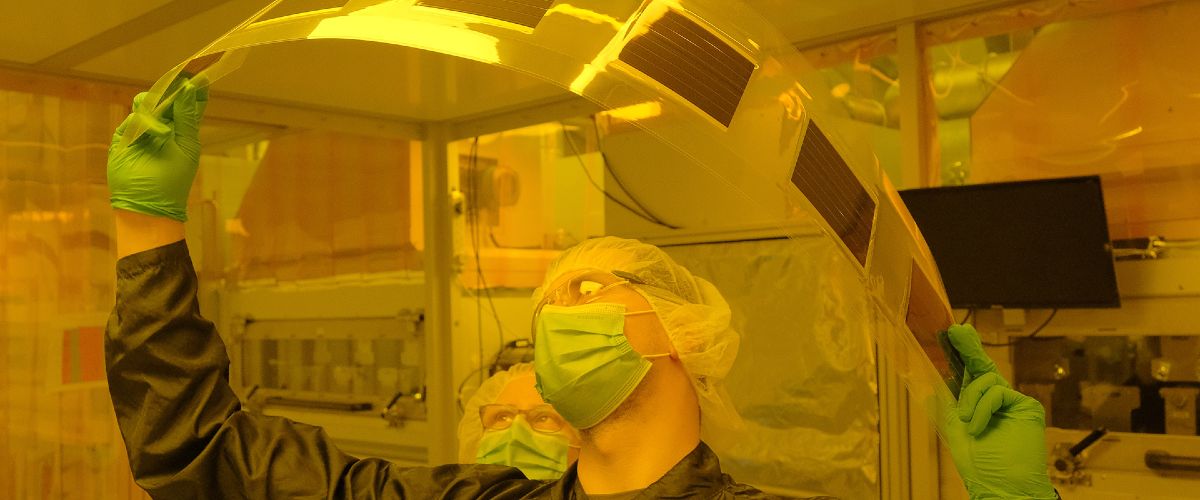 Organische Photovoltaik (OPV) ist als Technologie zielf&uuml;hrend f&uuml;r Anwendungsf&auml;lle wie beispielsweise die Stromversorgung energieautarker Sensorik in Innenr&auml;umen.