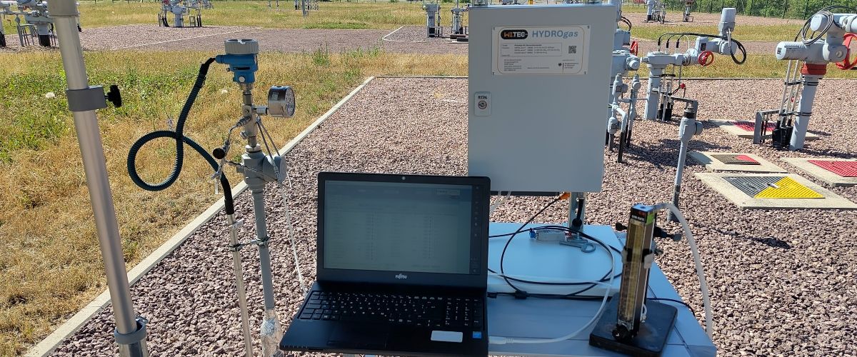 Messger&auml;t im Praxiseinsatz w&auml;hrend eines Tests an der Wasserstoff-Pipeline in Milzau im Energiepark Bad Lauchst&auml;dt.