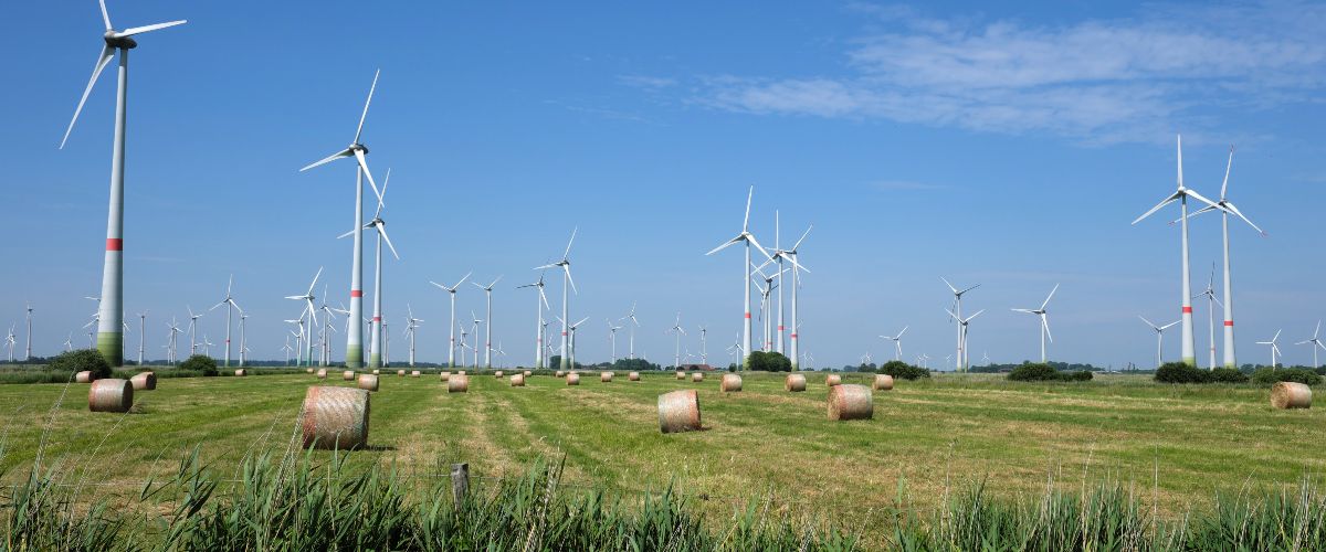 Nur einer von vielen Ausbaustandorten in Deutschland: Onshore-Windenergieanlagen an der deutschen Nordseek&uuml;ste.