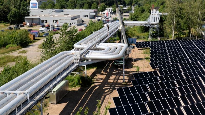 District heating pipeline (left) and Solar thermal field (right)