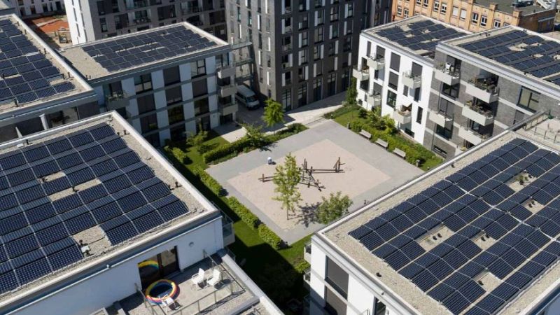 The high quality of the heat protection technology in the building envelopes of the Neue Weststadt district forms the basis for a low energy demand and a high degree of comfort for residents. 