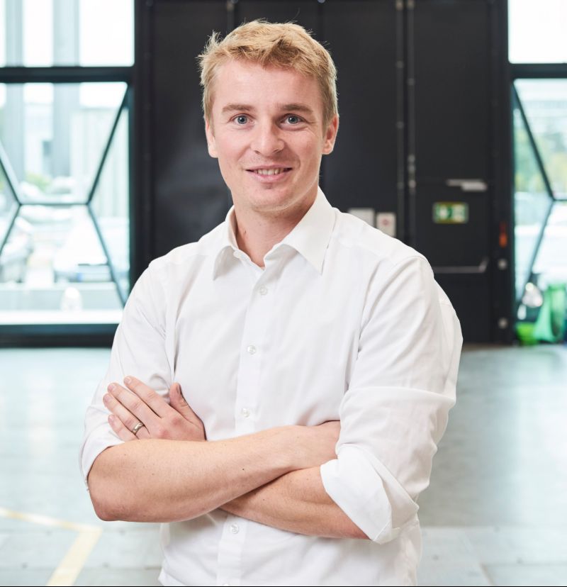 Martin Beck ist Geschäftsführer von ETA-Solutions. Der Wirtschaftsingenieur hat ehemals selbst in der ETA-Fabrik an der TU Darmstadt geforscht. Martin Beck ist Geschäftsführer von ETA-Solutions. Der Wirtschaftsingenieur hat ehemals selbst in der ETA-Fabrik an der TU Darmstadt geforscht.
