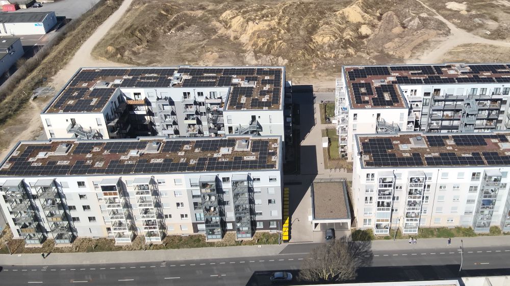 Blick auf die Mönchengladbacher Seestadt, in der ein Niedertemperaturnetz installiert wurde. (Stand: Dezember 2025)