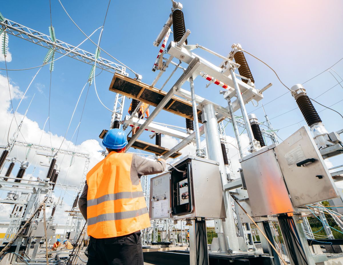 Symbolfoto: Installation einer modernen Elektrostation.