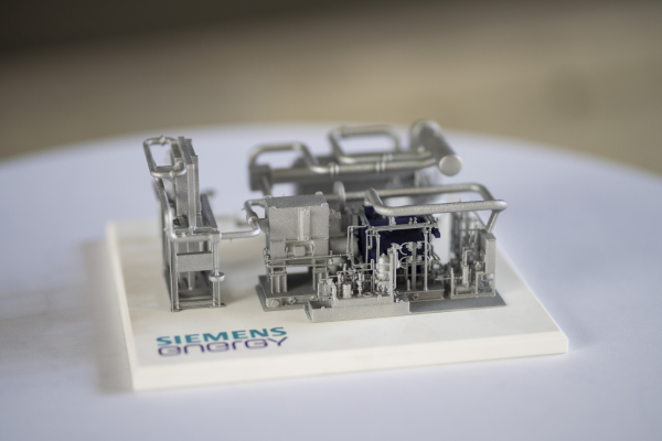 Dieses Modell zeigt die Wärmepumpe, gebaut von Siemens Energy, wie sie in Qwark3 zum Einsatz kommt.