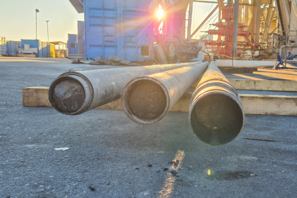 Die Gesteinsproben befanden sich zum Schutz in langen Metallrohren.