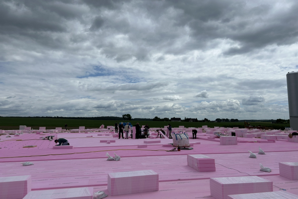 The team from the University of Kassel assisted with the construction of the storage deck. Here is the status of the construction work in May 2025.