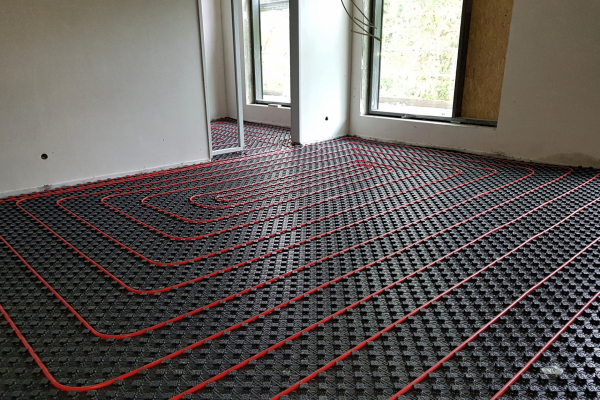 Alle Räume sind mit einer Fußbodenheizung/-kühlung ausgestattet