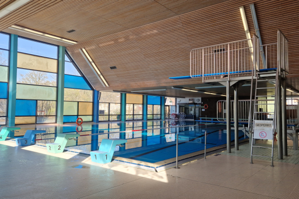 Innenansicht des Hallenbades Bochum Hofstede